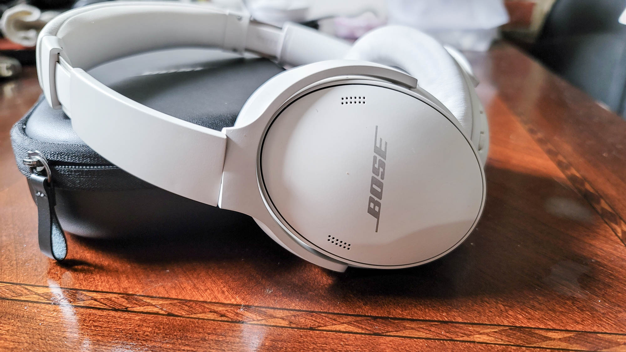 The Best Multipoint Earbuds for Connecting Multiple Devices 2 The Best Multipoint Earbuds for Connecting Multiple Devices 1