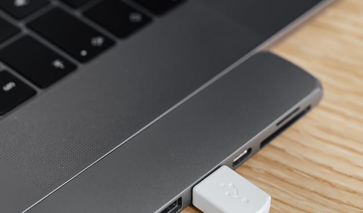 How To Charge Laptop Using Iphone 2 How To Charge Laptop Using Iphone 1