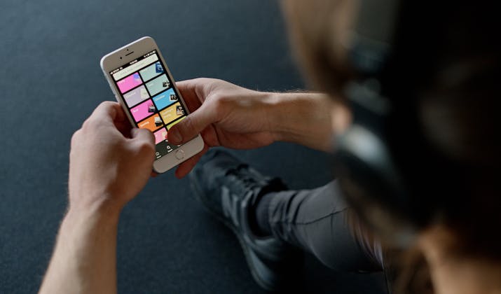 How To Keep Spotify Playing In The Background On Your iPhone 2 How To Keep Spotify Playing In The Background On Your iPhone 1