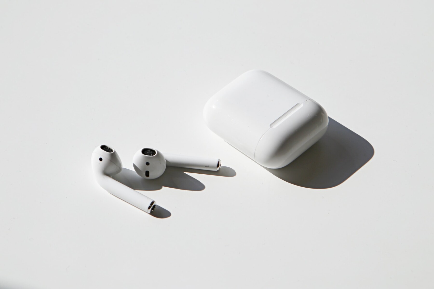 Why Is My AirPods Not Connecting To My IPhone? 1 airpods