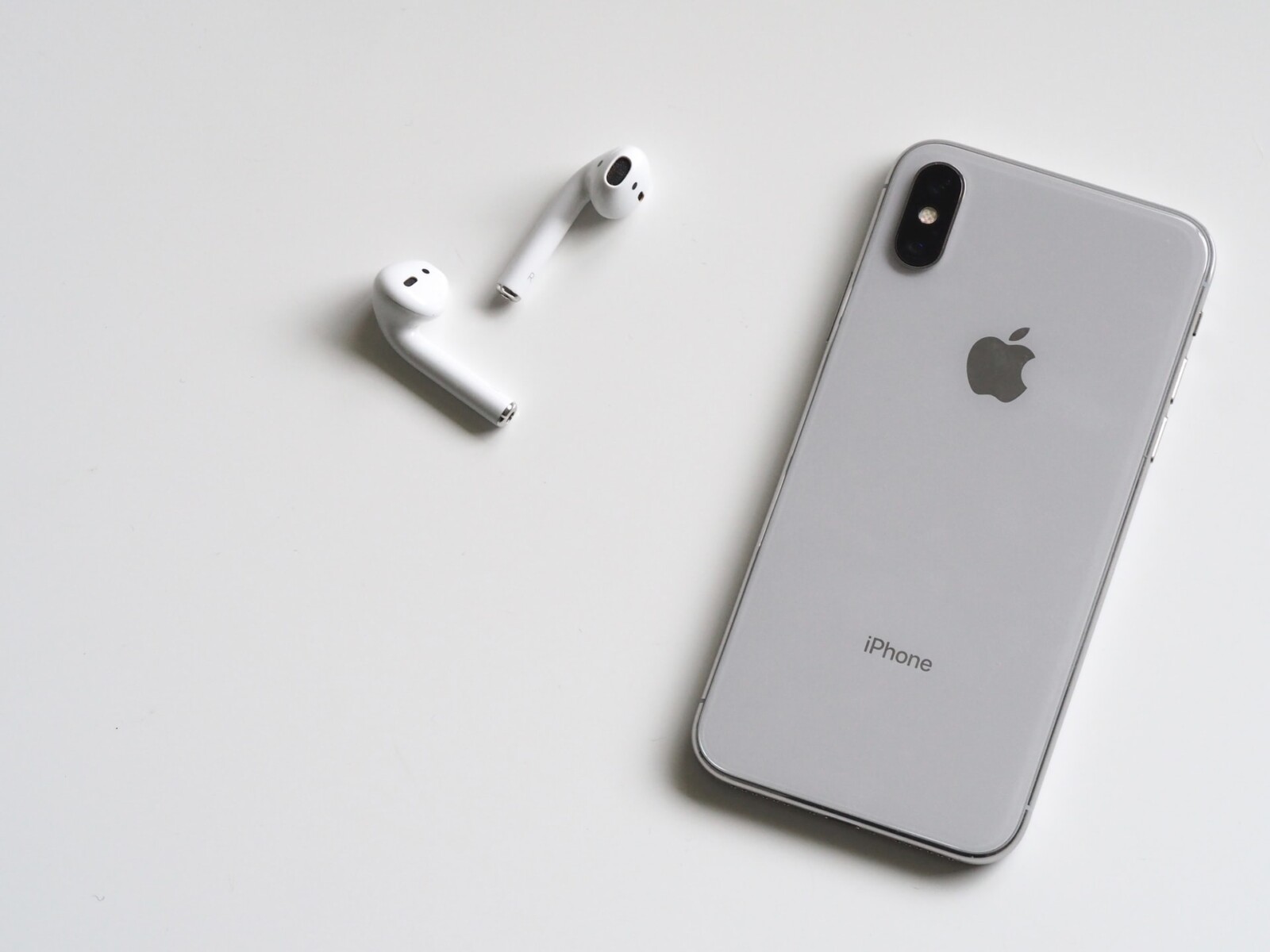 How Do I Force A Hard Reset On My IPhone XR? 1 iphone