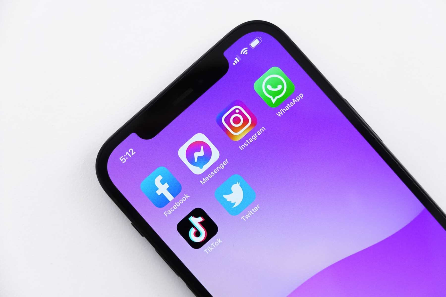 Deleting Social Media Pros & Cons 1 social-media