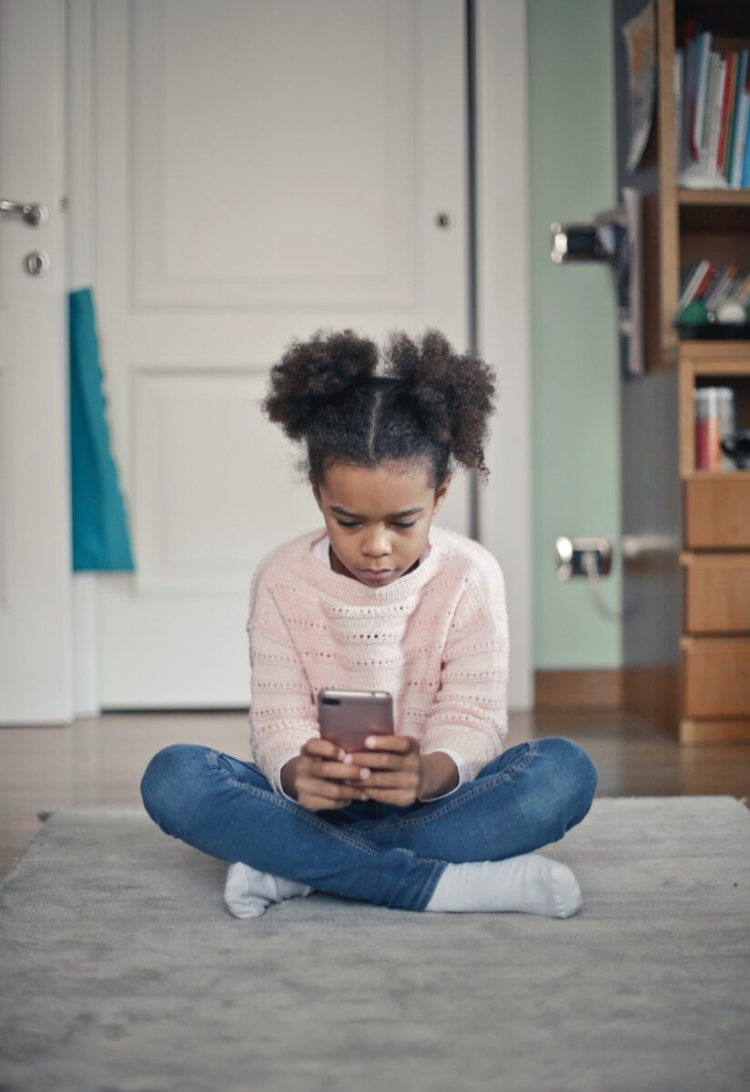 MMguardian: A Tool to Help Keep Your Kids Safe Online 1 child phone