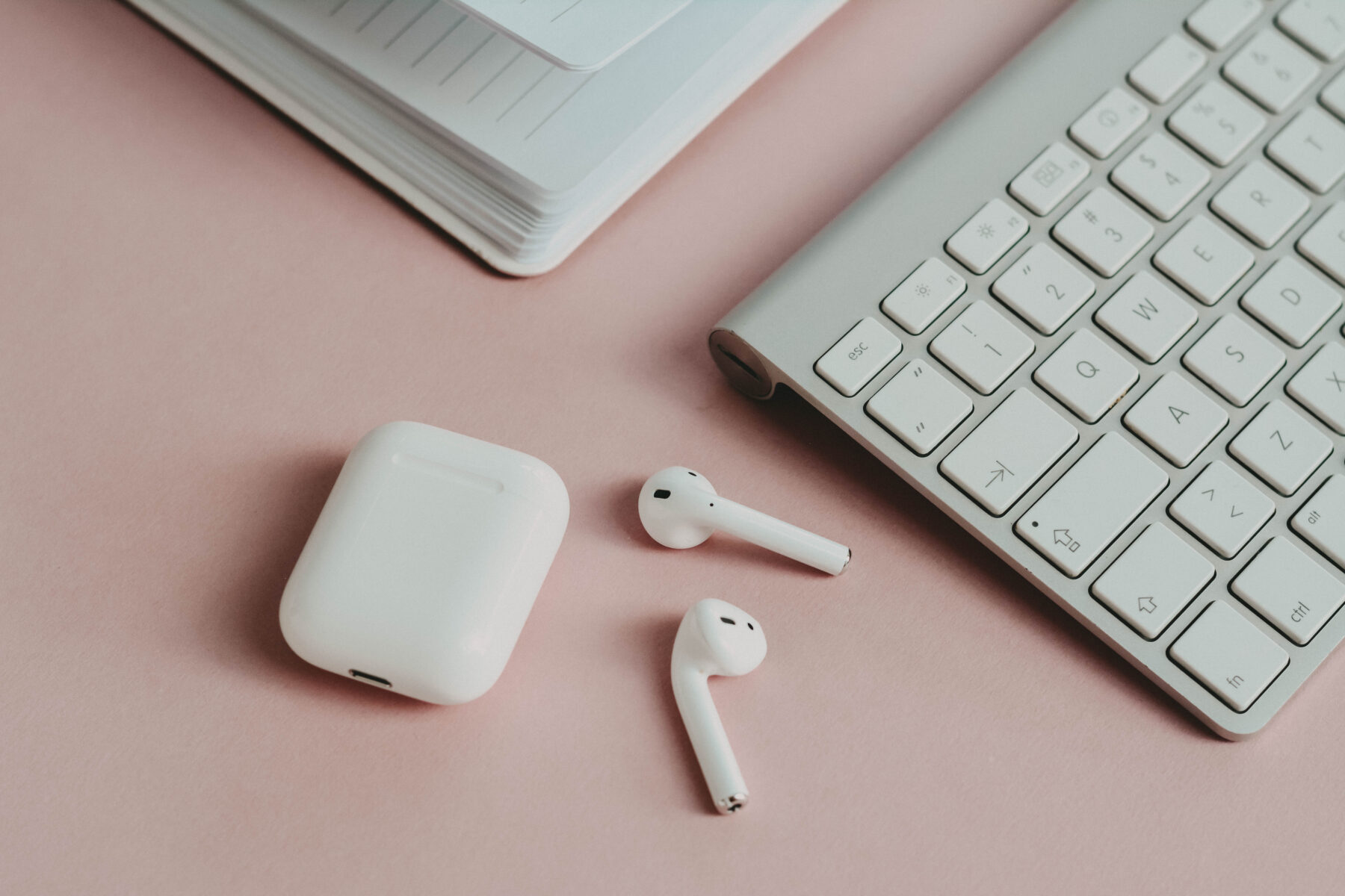How To Connect AirPods To Laptop ? 1 airpods