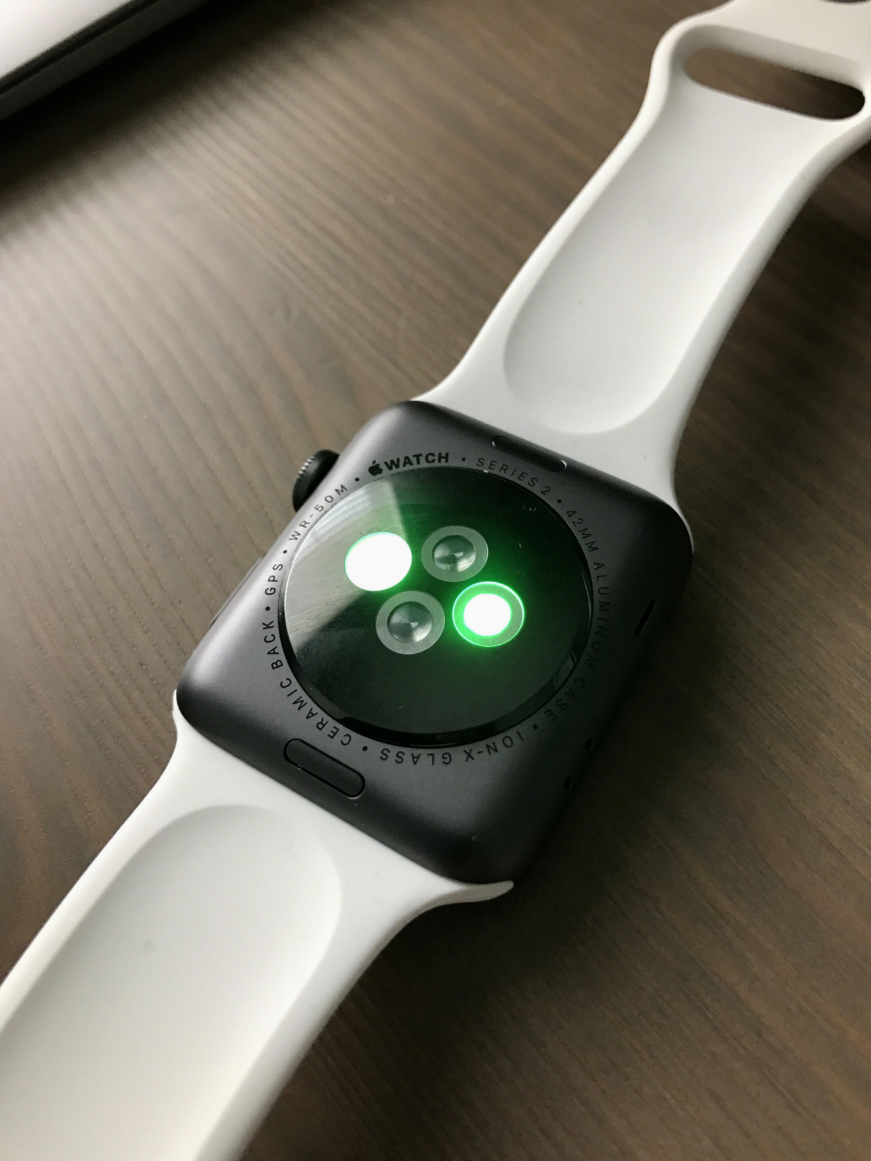 apple watch green light apple watch green light