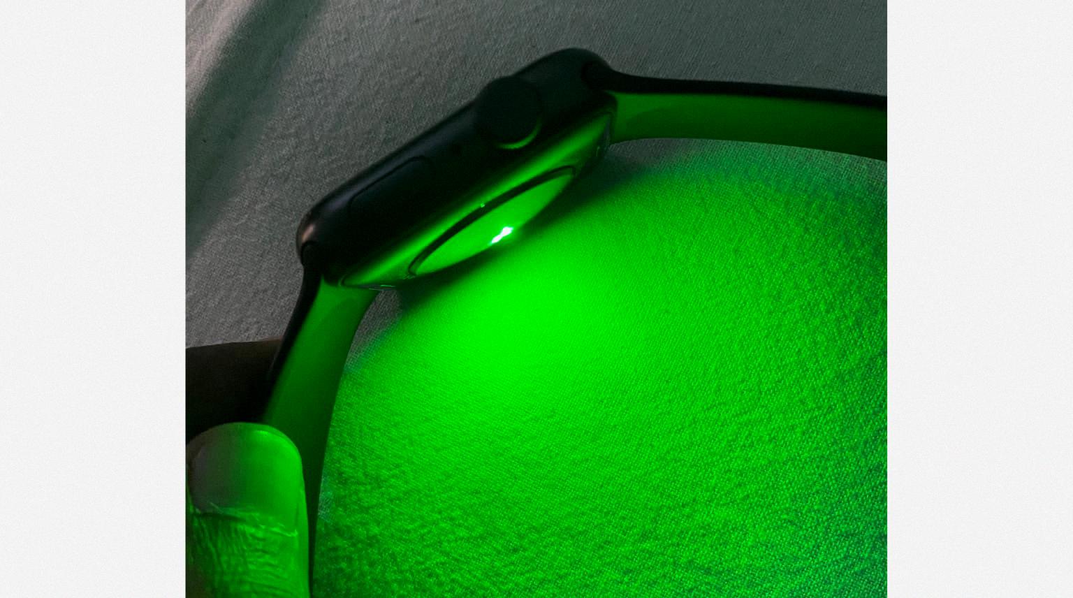 apple watch green light apple watch green light