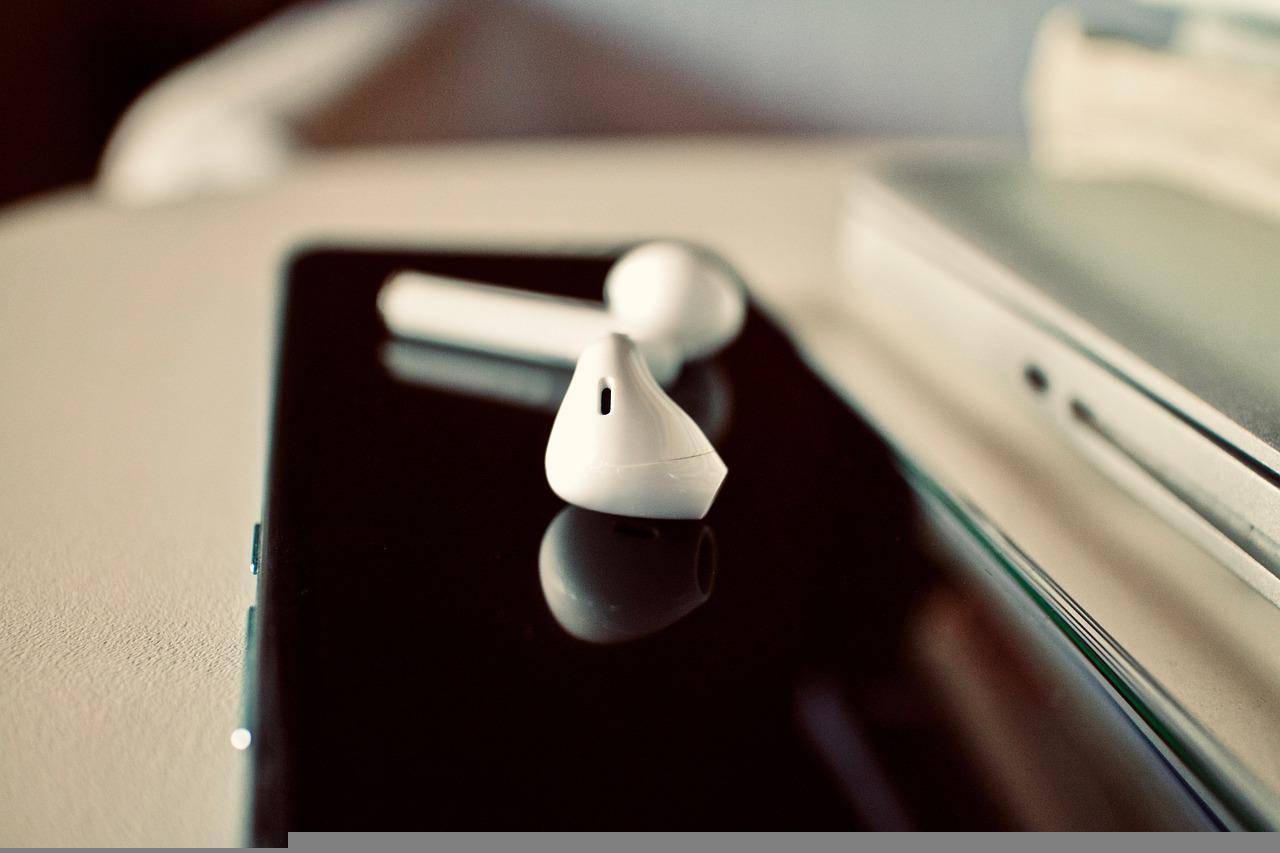 What To Do If You Put Your Airpods In Washer? 1 airpods