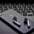 Airpod Microphone Muffled -Troubleshooting Tips 4 airpods