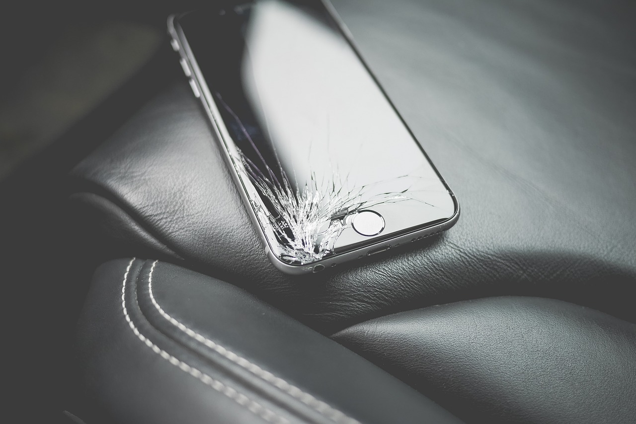 How Much Does Apple Charge To Replace Screen ? 2 How Much Does Apple Charge To Replace Screen ? 1