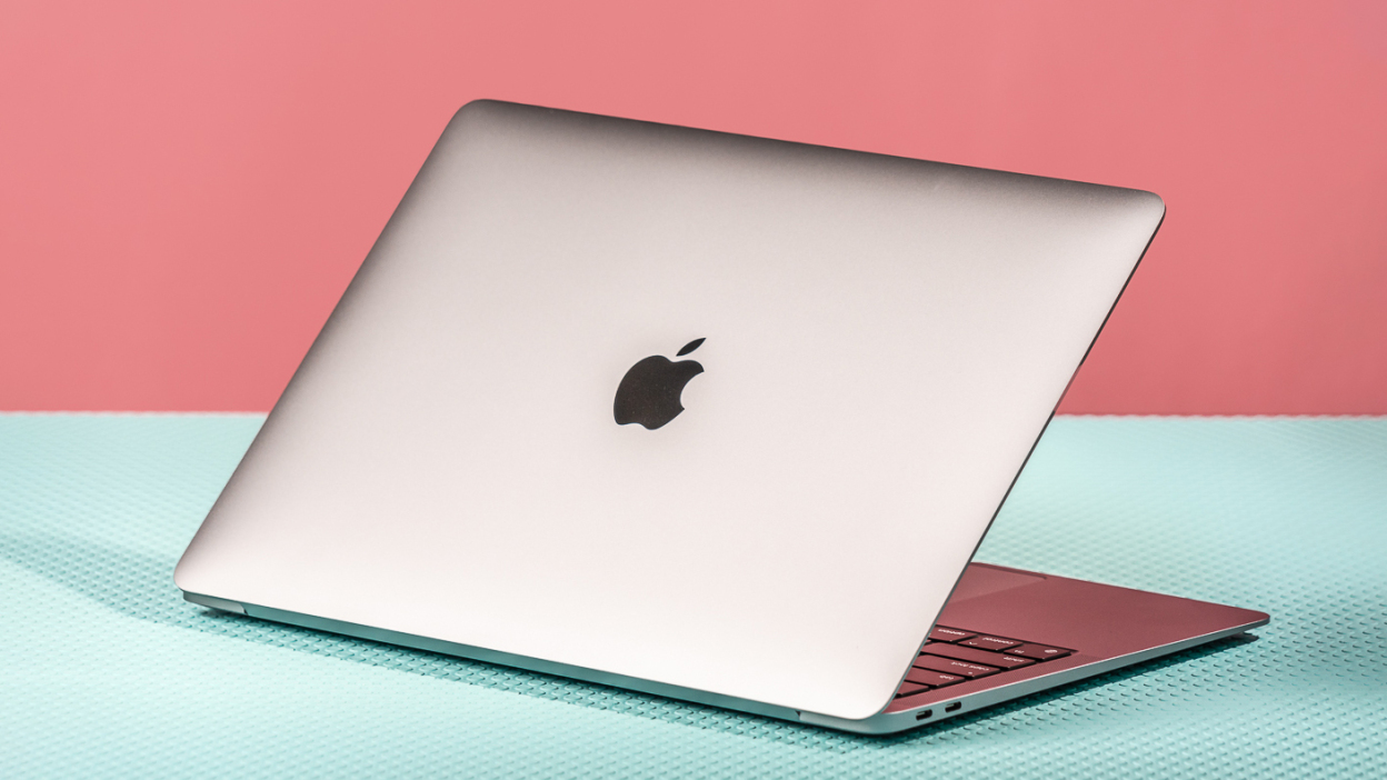 Where the Mic is on a MacBook Air 2 Where the Mic is on a MacBook Air 1