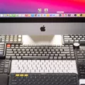 How to Keep Your Mac Keyboard Clean and Shiny with Rubbing Alcohol 2 How to Keep Your Mac Keyboard Clean and Shiny with Rubbing Alcohol 1