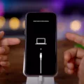 How to Fix an iPhone 11 Stuck on the Apple Logo 4 How to Fix an iPhone 11 Stuck on the Apple Logo 3