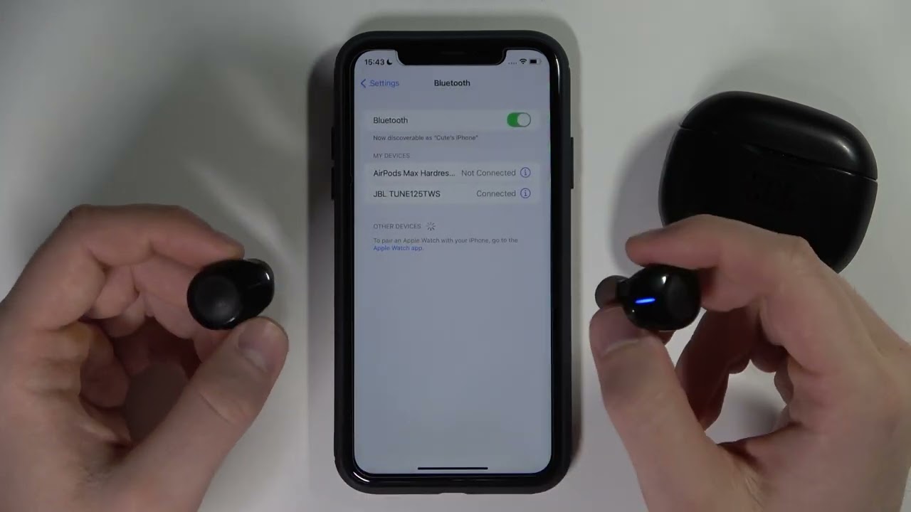 How to Connect JBL Earbuds with iPhone 2 How to Connect JBL Earbuds with iPhone 1