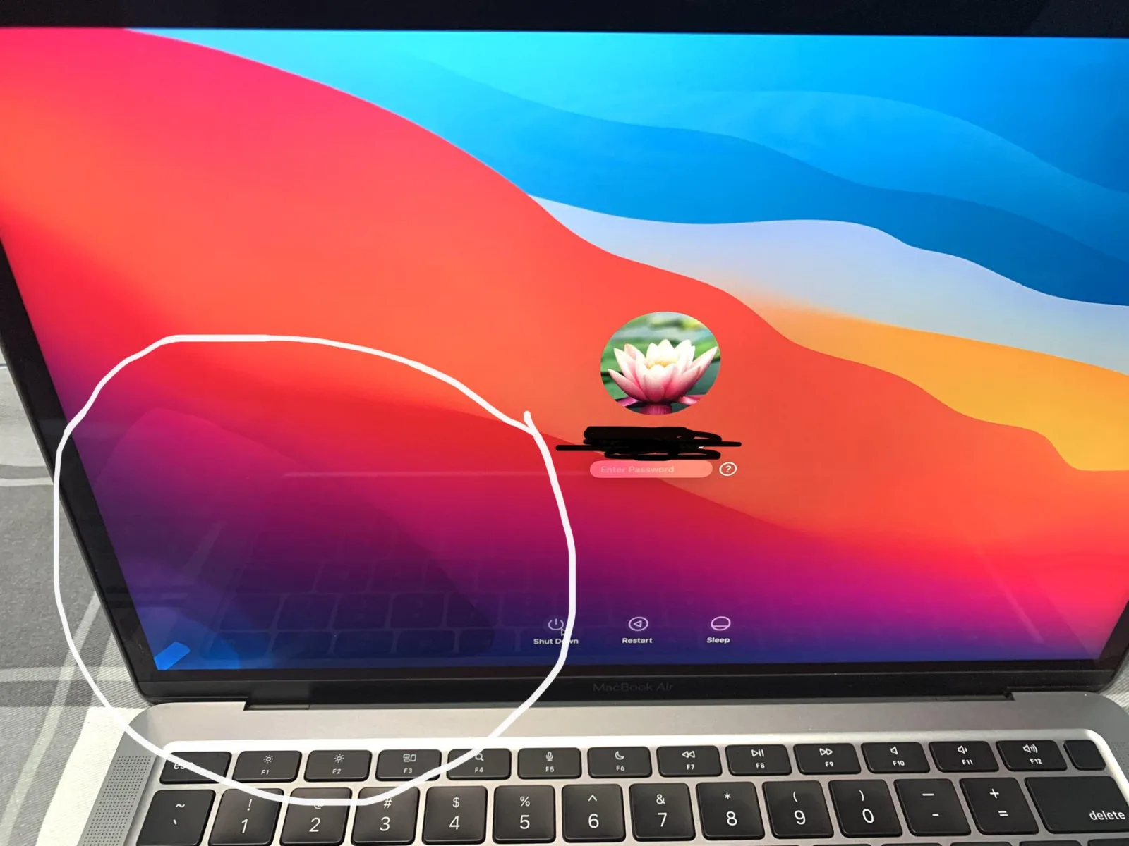 How to Save Your Mac Screen When Water Damage Strikes 2 How to Save Your Mac Screen When Water Damage Strikes 1