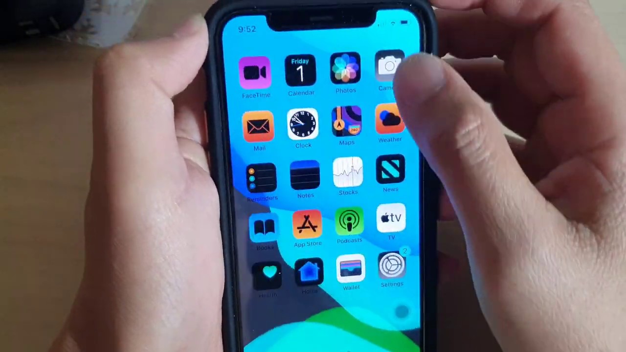Solving the Mystery of the Negative iPhone Screen 2 Solving the Mystery of the Negative iPhone Screen 1