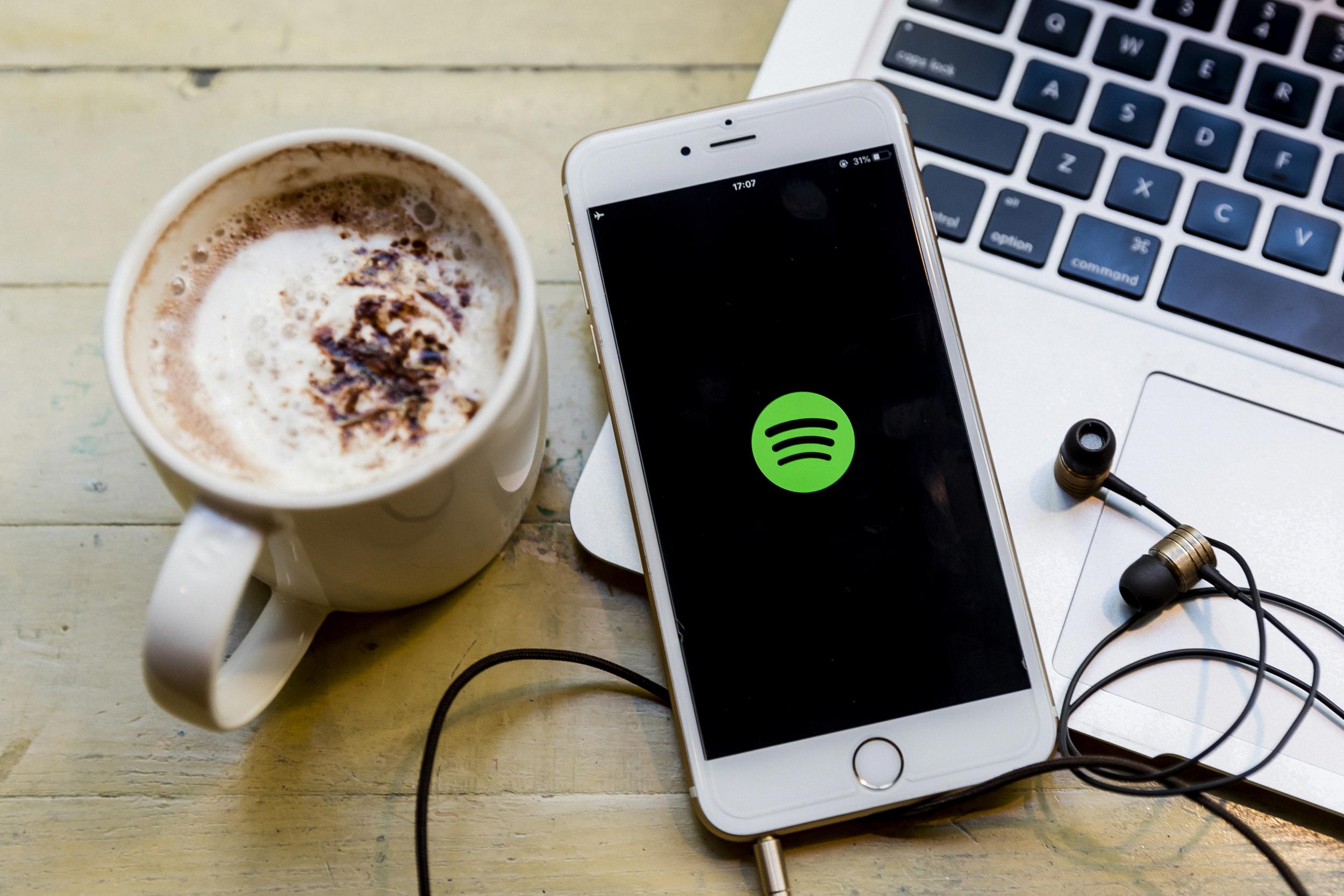 spotify crashing on iphone spotify crashing on iphone