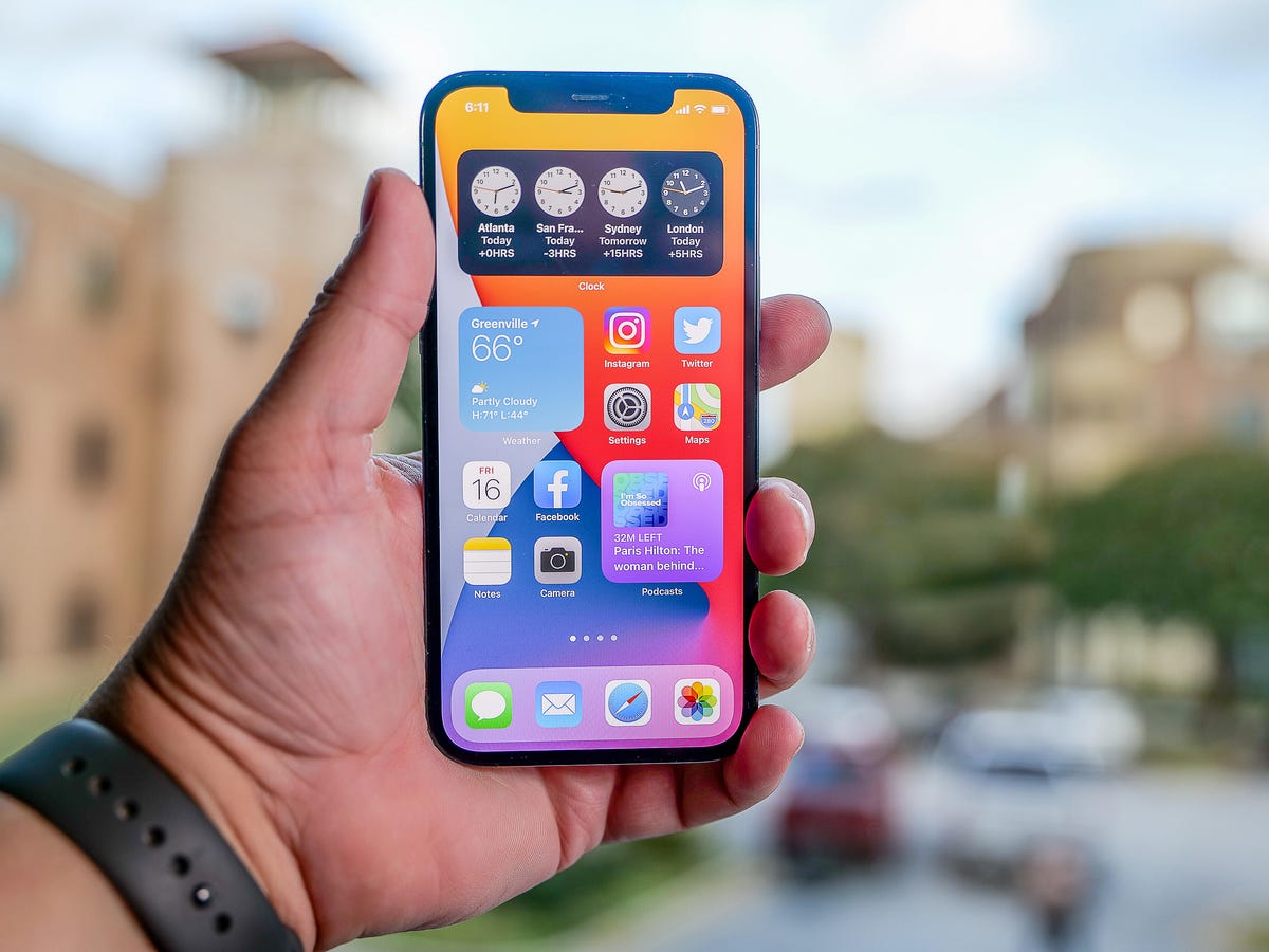 Should You Keep Bluetooth On or Off on Your iPhone? 2 Should You Keep Bluetooth On or Off on Your iPhone? 1