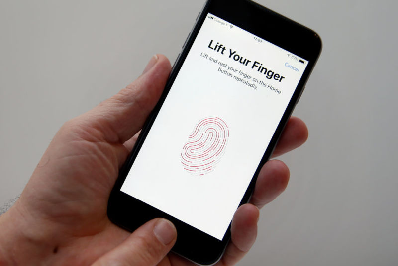 Troubleshooting Tips for Broken iPhone Fingerprint Scanners 2 Troubleshooting Tips for Broken iPhone Fingerprint Scanners 1