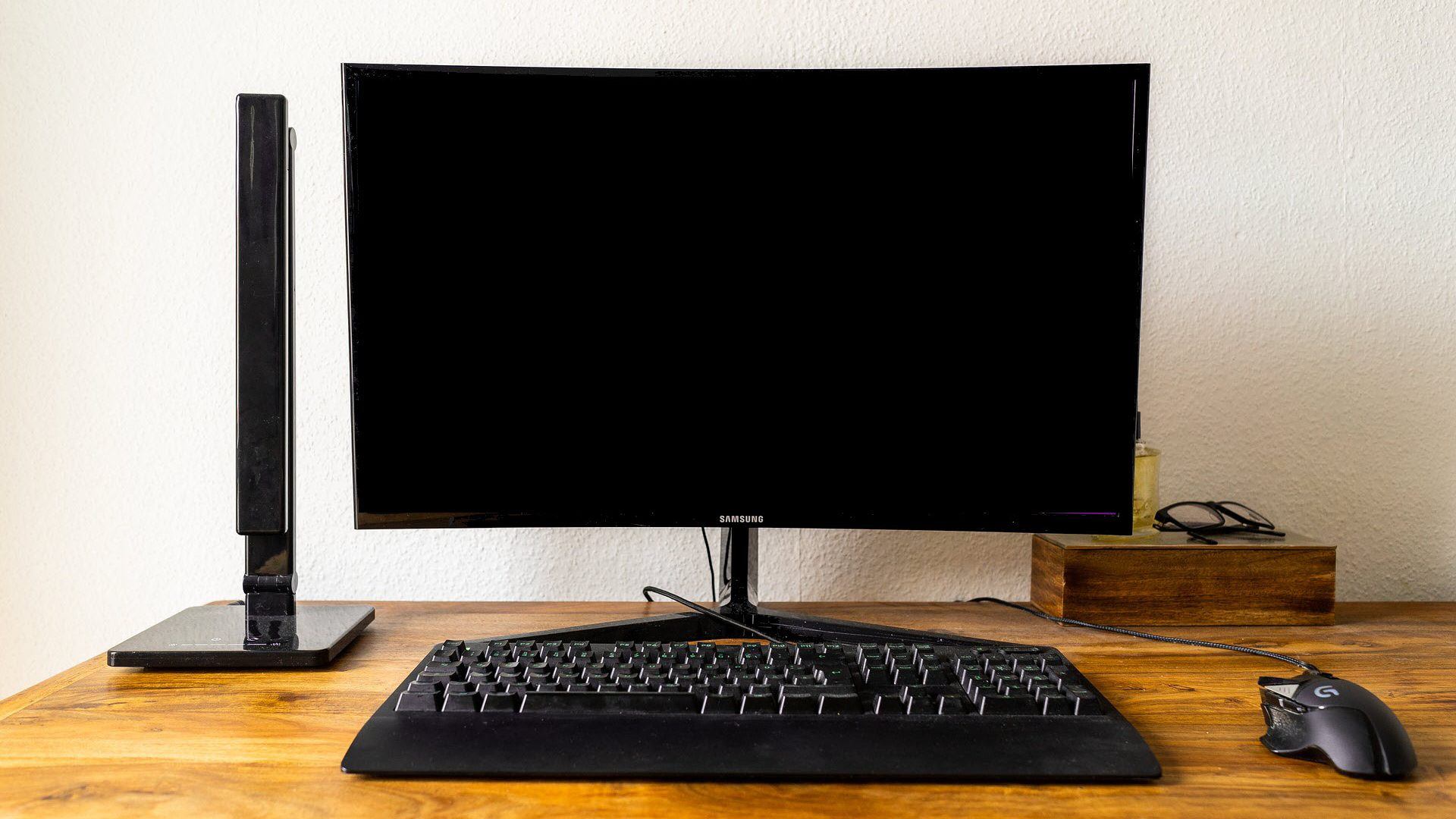 How to Solve the Mystery of Randomly Black Screening Monitors? 2 How to Solve the Mystery of Randomly Black Screening Monitors? 1