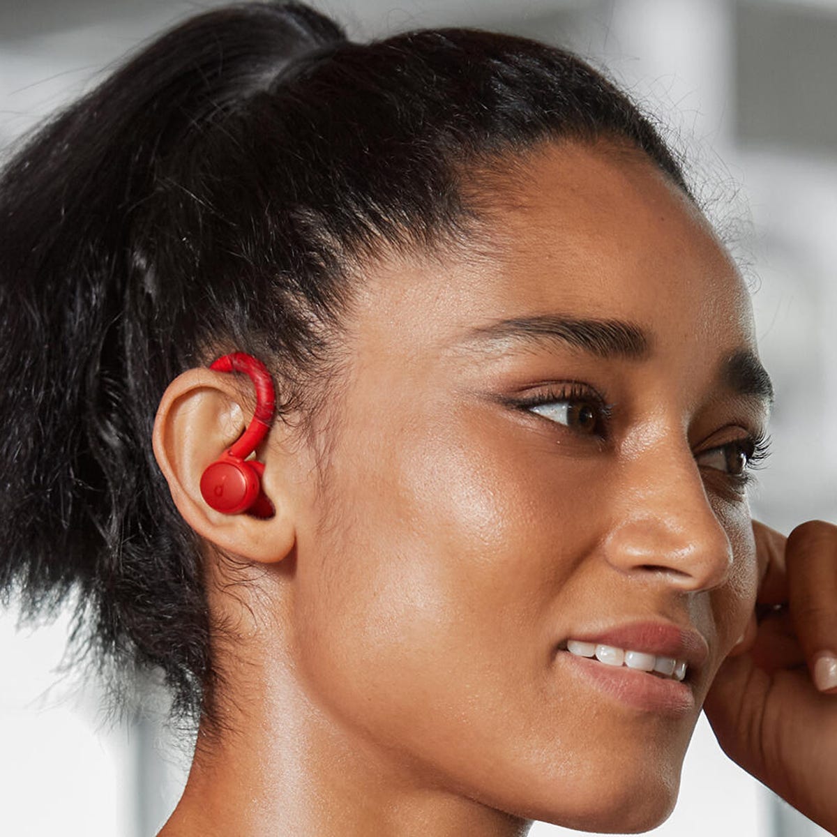 All You Need To Know About Wireless Earbuds With Ear Hooks 2 All You Need To Know About Wireless Earbuds With Ear Hooks 1