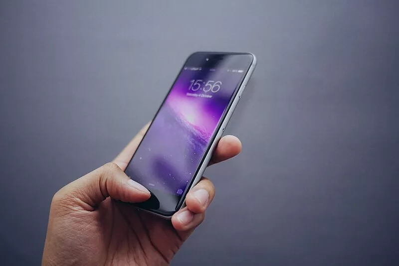 How to Set Up Dual Time Zones on Your iPhone Lock Screen 2 How to Set Up Dual Time Zones on Your iPhone Lock Screen 1