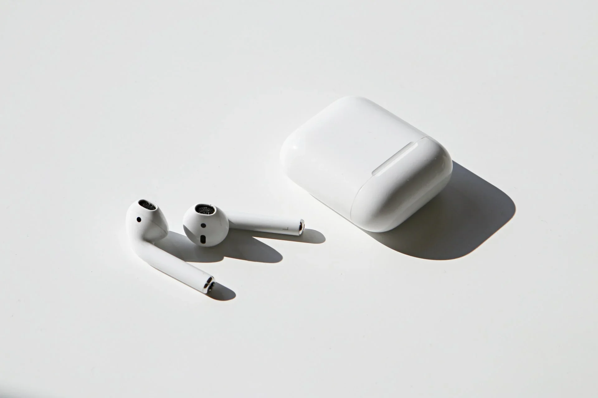 Why Is My AirPods Not Connecting To My IPhone? - DeviceMAG