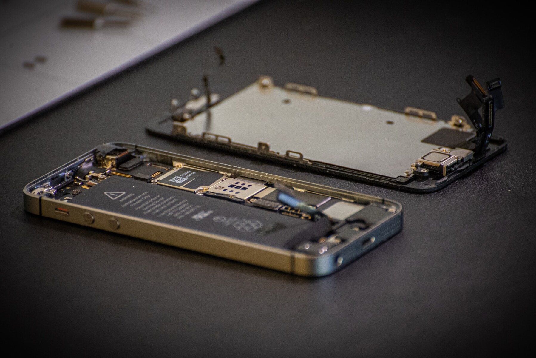 fcc id iphone 14 pro max