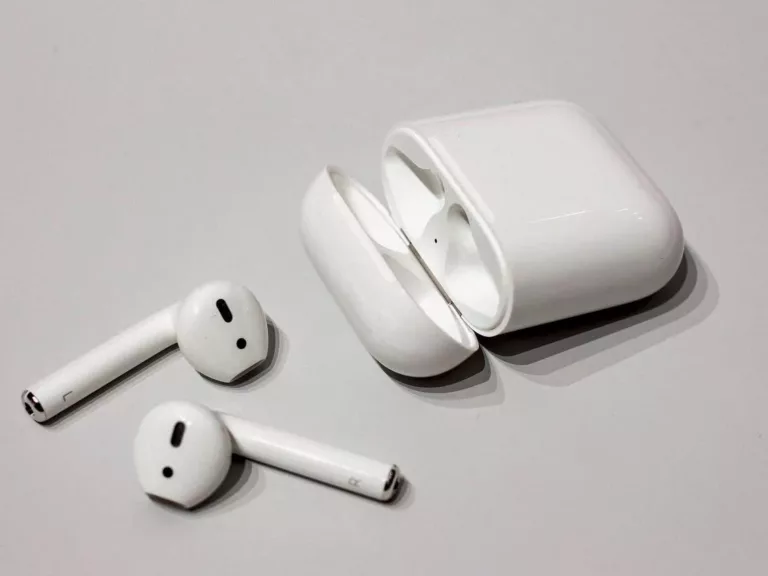 Do Airpods Work Without Case ? 4
