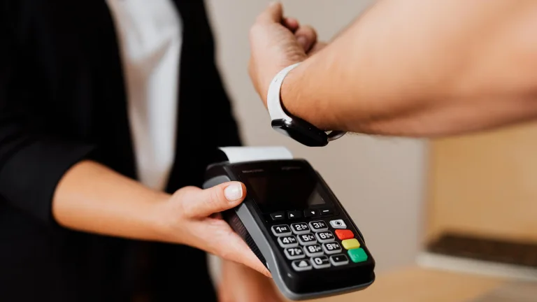 How To Pay With Apple Watch ? 7
