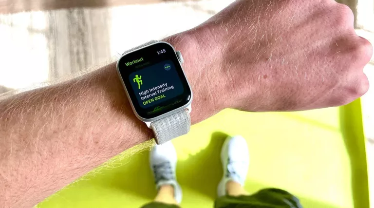 Track Your Fitness Goals Easily With MyFitnessPal and Apple Watch 11