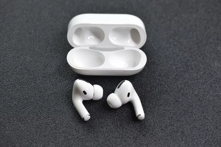 How to Easily Track Your AirPods: 1