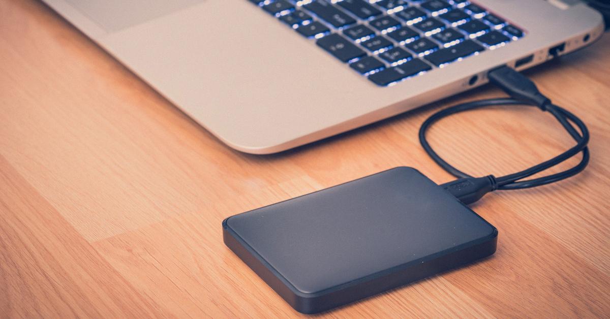 how to backup macbook to external hard drive