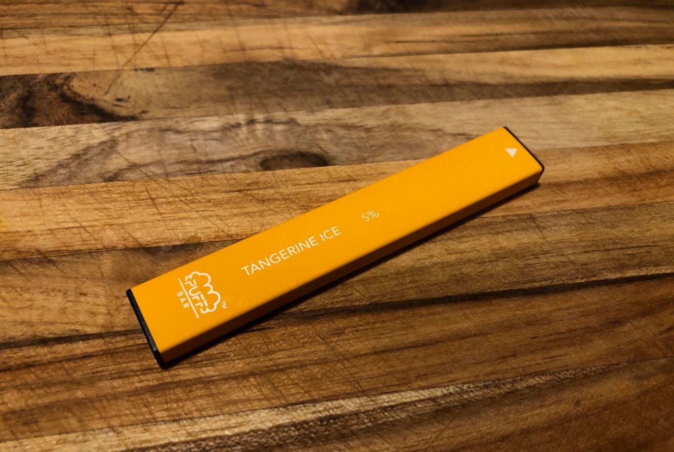 how to charge a puff bar
