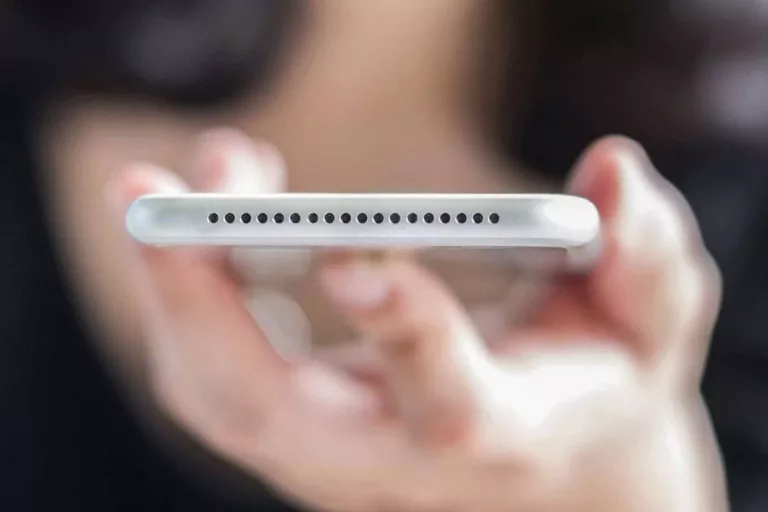 Howo to Clean Your Phone Speaker 19