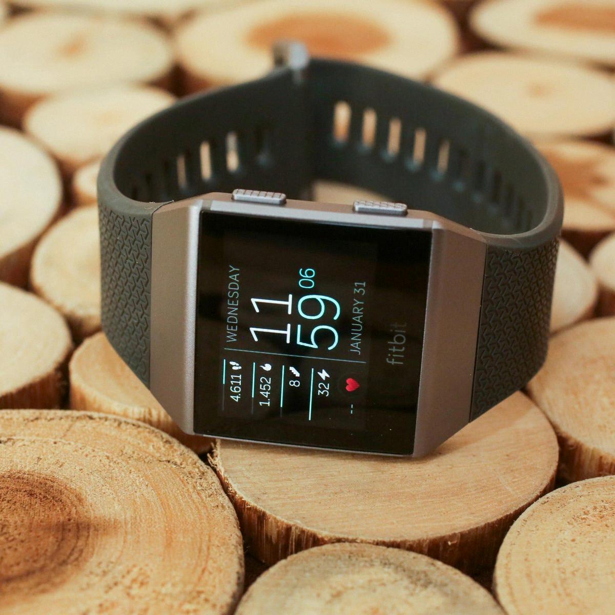 how to connect fitbit to iphone