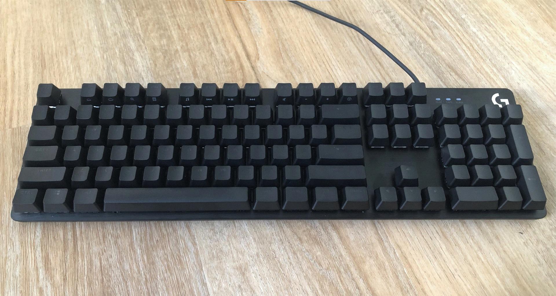 how to connect keyboard to macbook