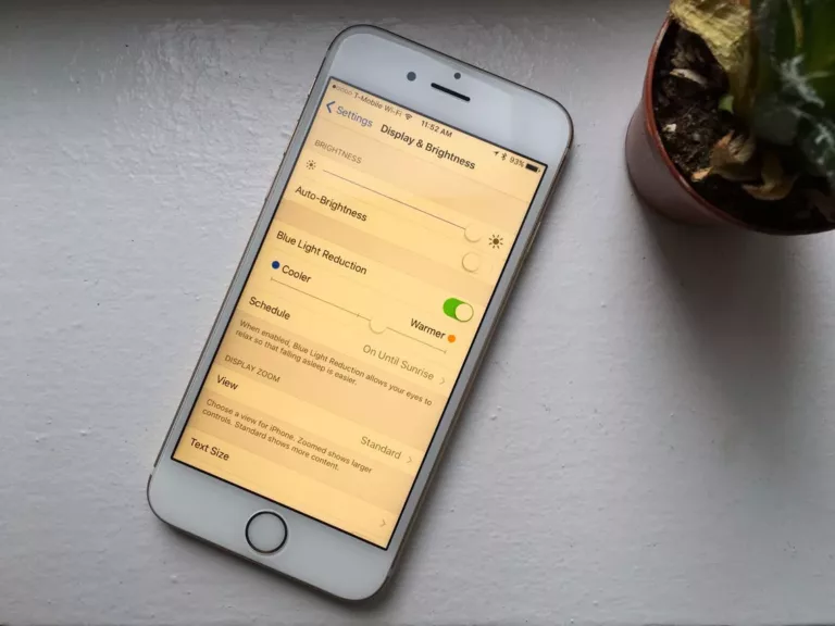 How to Maximize Productivity with the Night Shift iPhone Feature 1