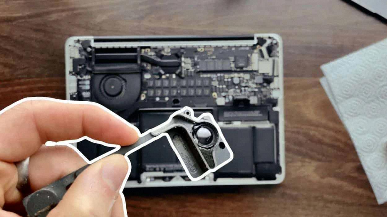macbook pro speakers crackling