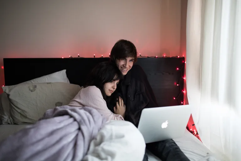 Experience the Magic of Netflix on Your MacBook 15