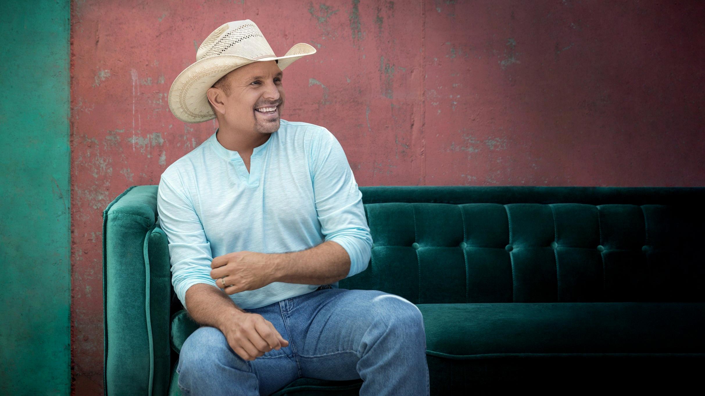 why is garth brooks not on apple music