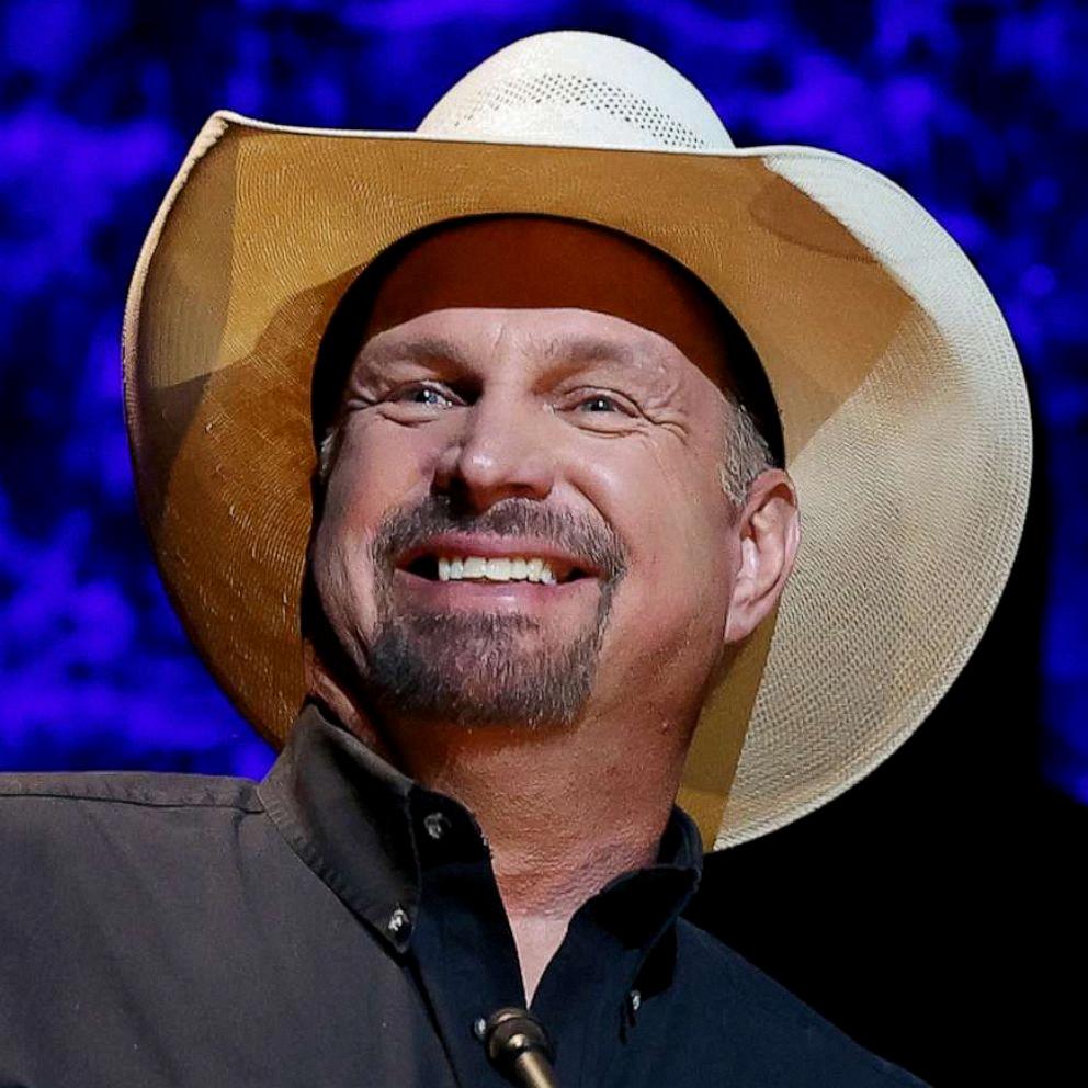 why is garth brooks not on apple music