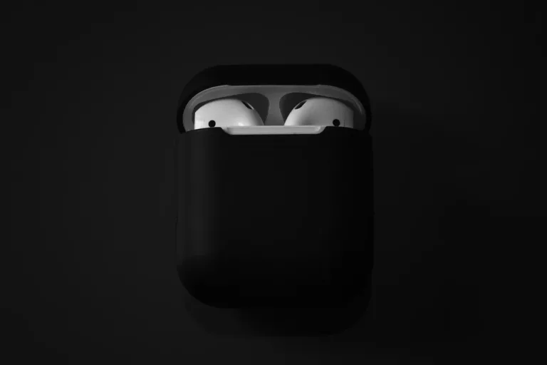 How to Avoid Scratches on Your AirPods Case 19