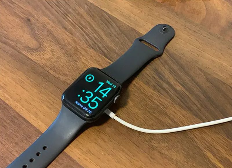 How to Charge Your Apple Watch With DIY Charger 1
