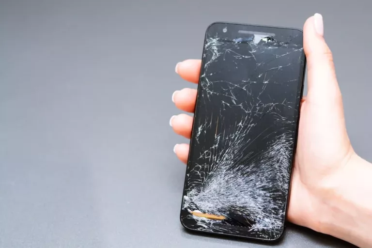 How to Fix Chipped or Cracked Phone Screen 5