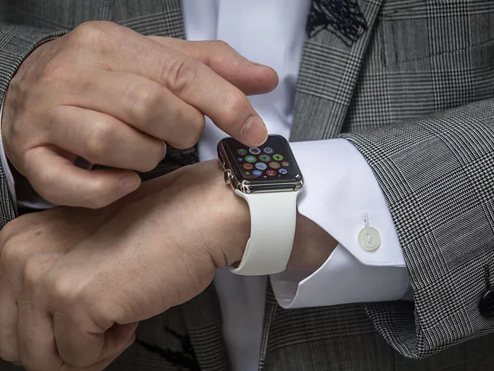 How to Quickly Delete Photos from Your Apple Watch 3