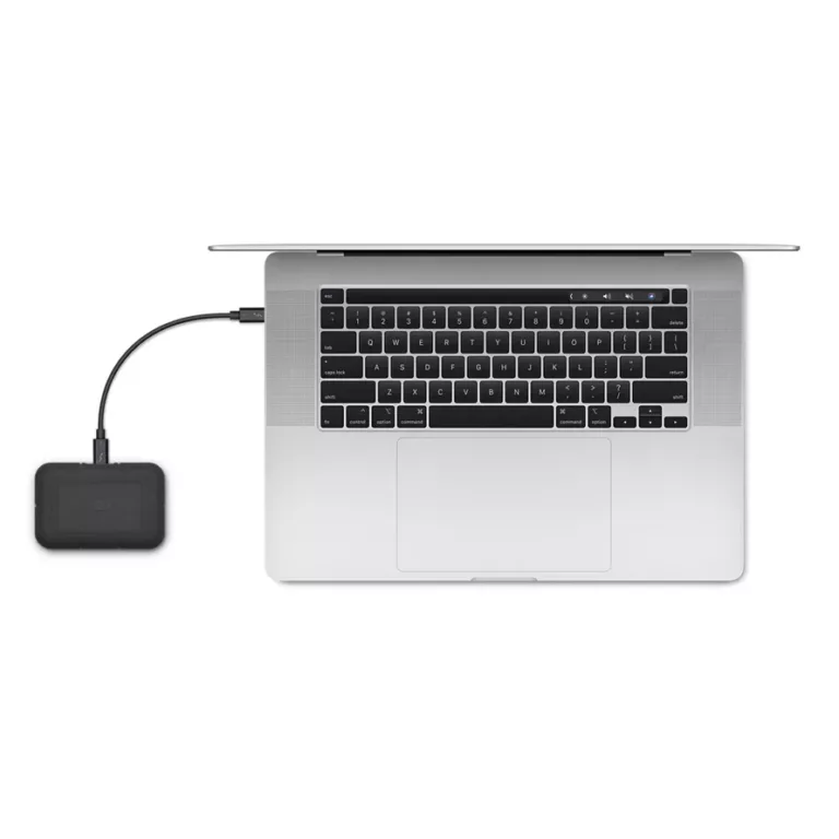 How to Use an External Hard Drive with Your MacBook Air 3
