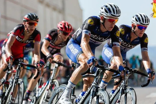 How to Track Outdoor Cycling with Apple Watch 1 The Apple Watch is great for tracking your cycling workouts!
