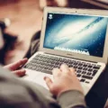 How to Change the Apple Logo on Your MacBook 15