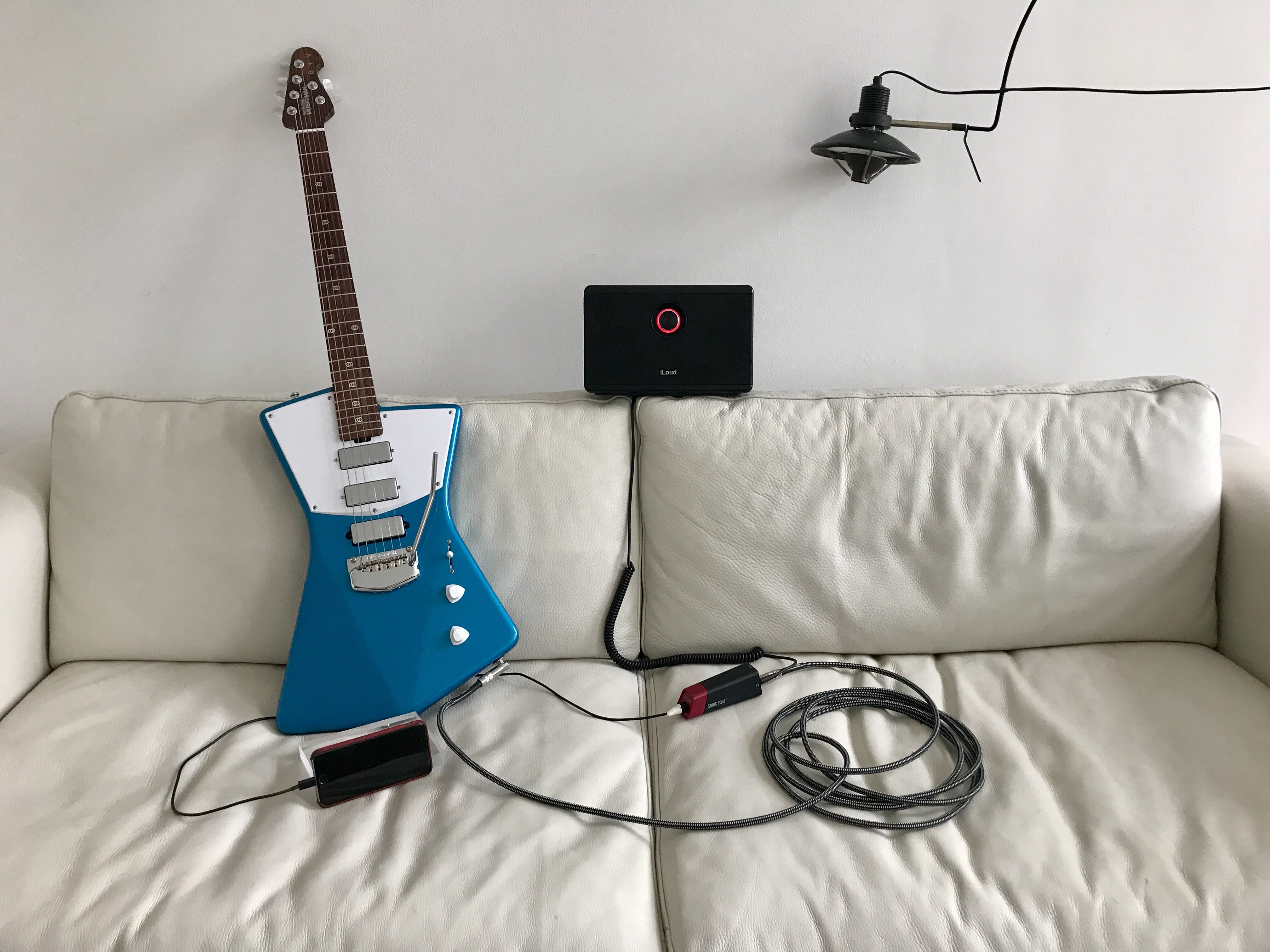 How to Plug a Guitar into Garageband on iPad 1