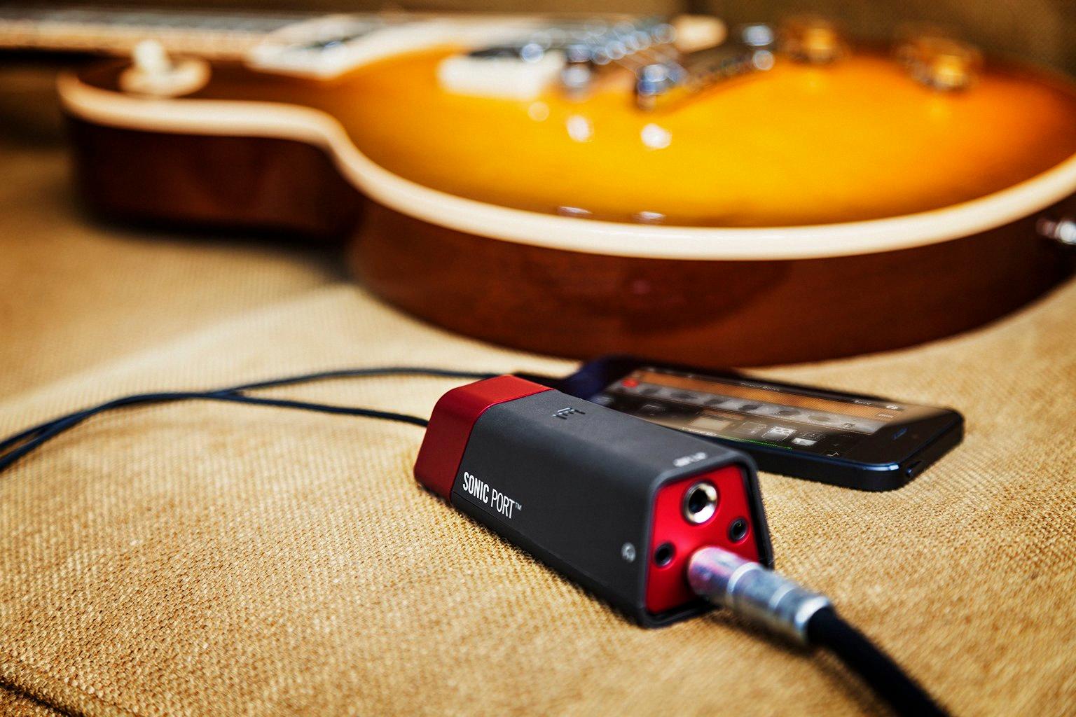 can i plug my guitar into my iphone